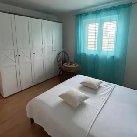 Nekic Apartment *